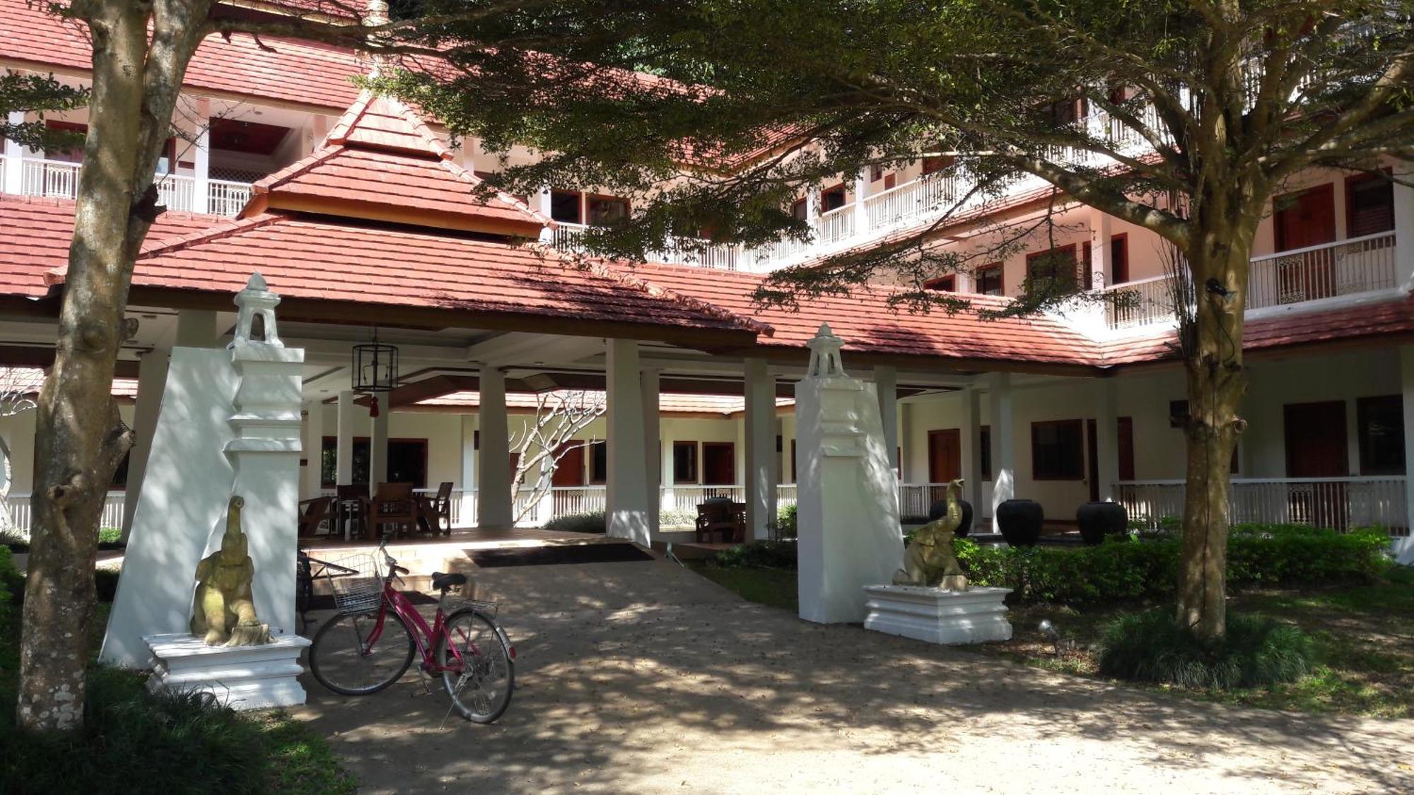 Suan Bua Hotel&Resort Ban Pong (Suthep) Exterior foto
